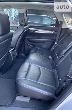 Внедорожник / Кроссовер Cadillac XT5 2018 в 