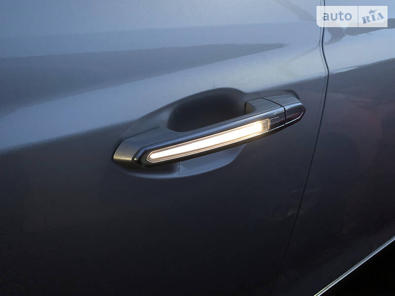 Внедорожник / Кроссовер Cadillac XT5 2018 в Киеве