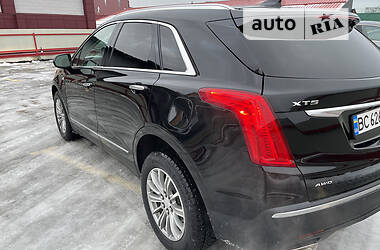 Внедорожник / Кроссовер Cadillac XT5 2016 в 