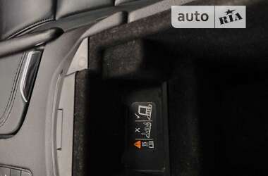 Внедорожник / Кроссовер Cadillac XT5 2016 в 