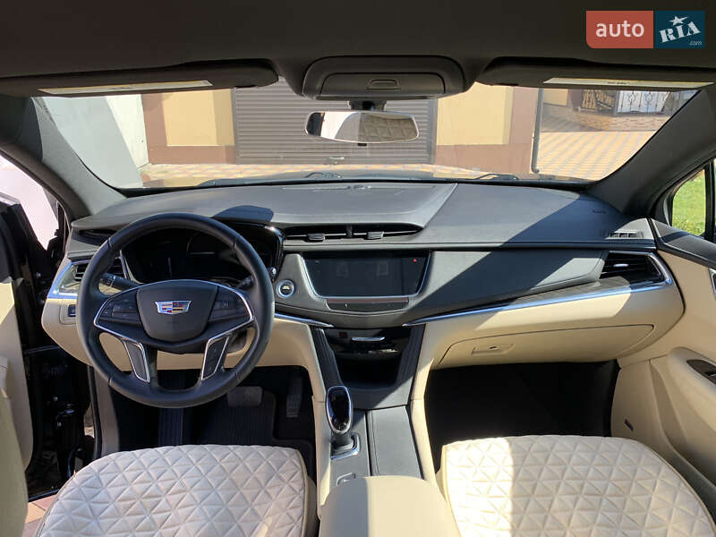 Внедорожник / Кроссовер Cadillac XT5 2018 в Кропивницком