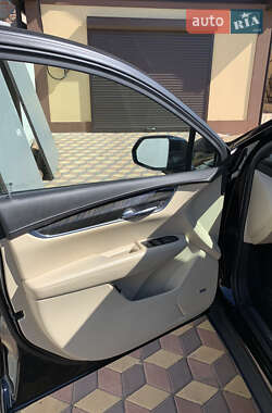 Внедорожник / Кроссовер Cadillac XT5 2018 в Кропивницком