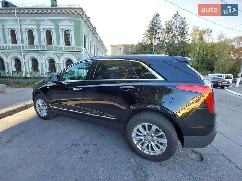 Внедорожник / Кроссовер Cadillac XT5 2016 в Житомире