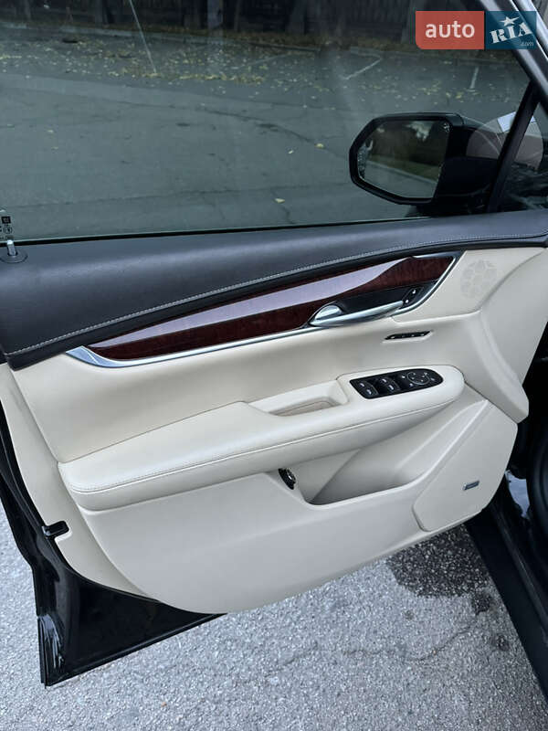 Внедорожник / Кроссовер Cadillac XT5 2017 в Умани