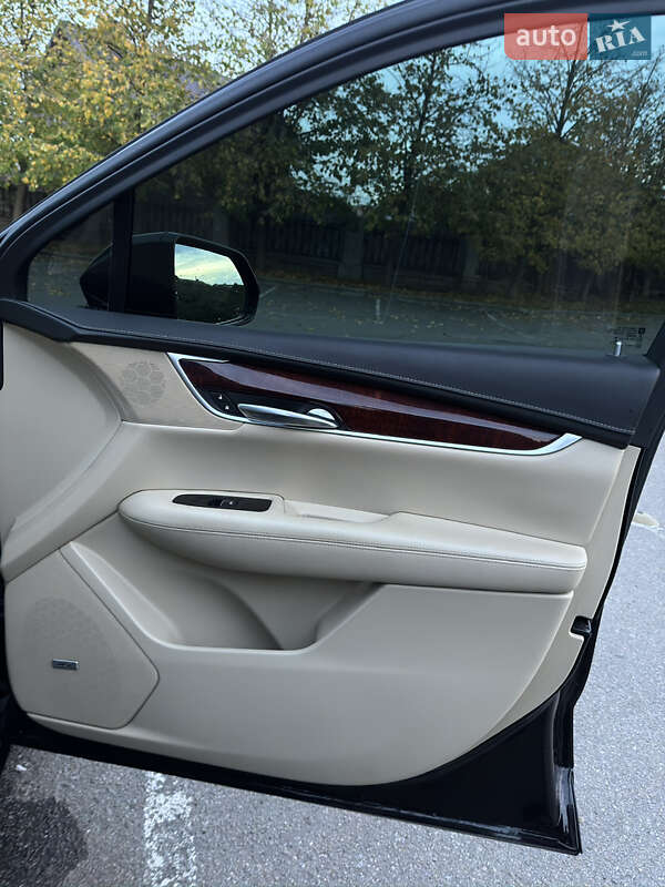 Внедорожник / Кроссовер Cadillac XT5 2017 в Умани