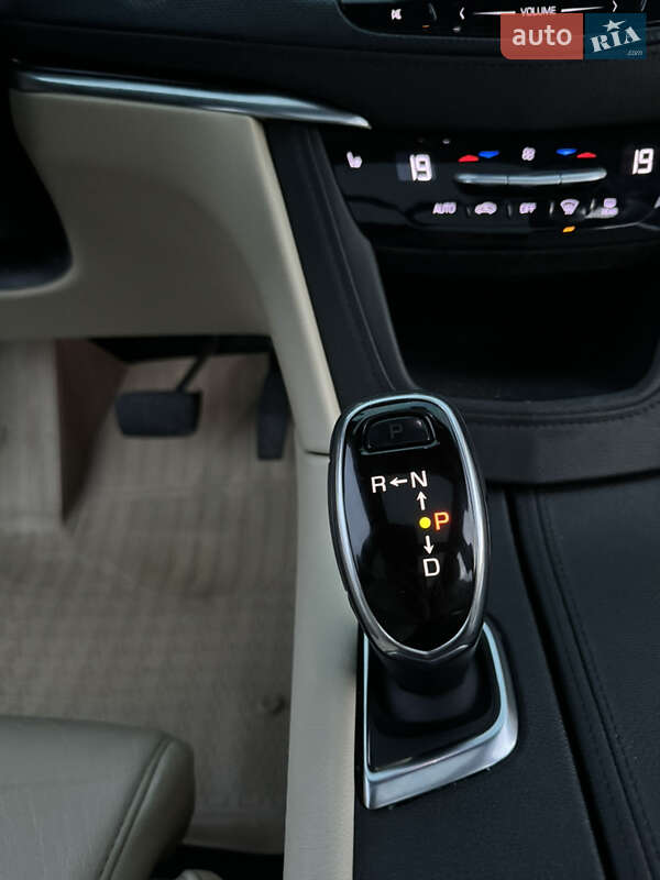 Внедорожник / Кроссовер Cadillac XT5 2017 в Умани