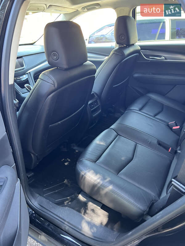 Внедорожник / Кроссовер Cadillac XT5 2018 в Харькове