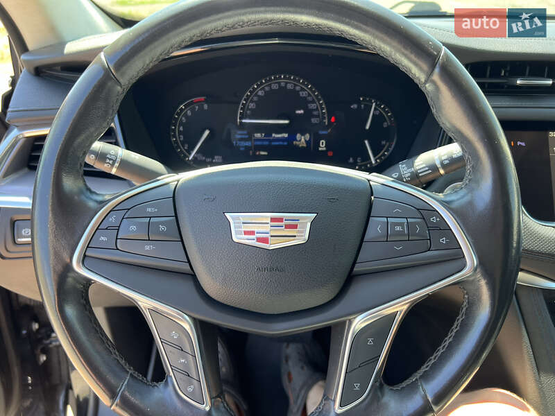 Внедорожник / Кроссовер Cadillac XT5 2018 в Харькове