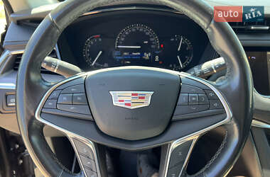 Внедорожник / Кроссовер Cadillac XT5 2018 в 