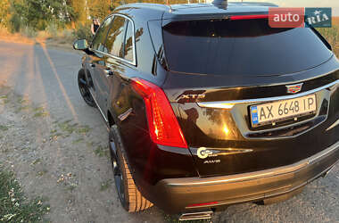 Внедорожник / Кроссовер Cadillac XT5 2018 в 