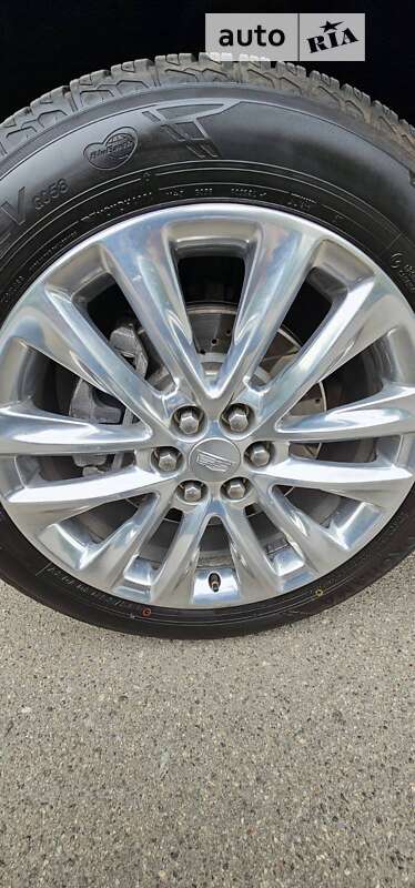 Внедорожник / Кроссовер Cadillac XT5 2018 в Киеве фото 3 Внедорожник / Кроссовер Cadillac XT5 2018 в Киеве