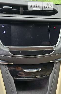 Внедорожник / Кроссовер Cadillac XT5 2018 в 