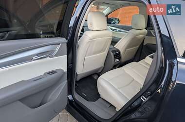 Внедорожник / Кроссовер Cadillac XT5 2021 в 