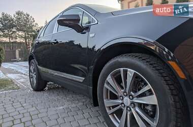 Внедорожник / Кроссовер Cadillac XT5 2021 в 
