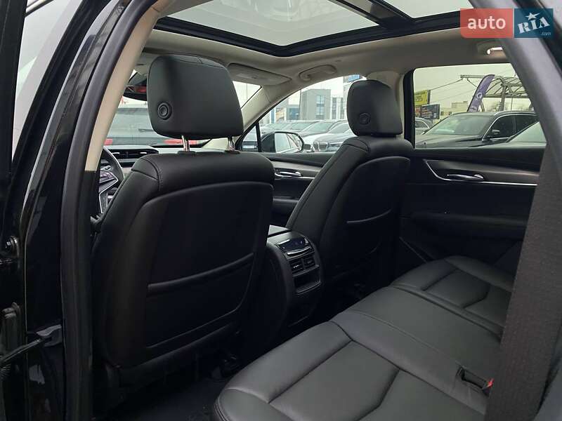 Внедорожник / Кроссовер Cadillac XT5 2019 в Львове