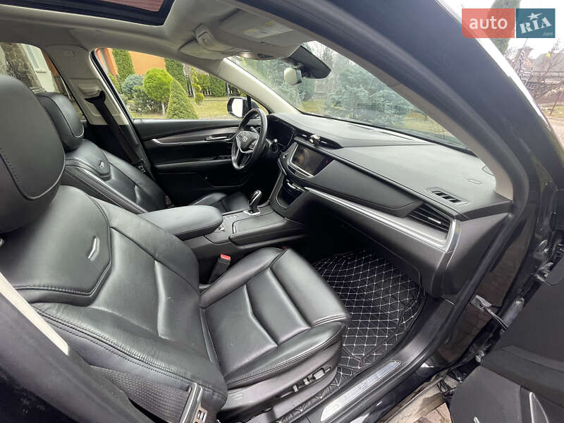 Внедорожник / Кроссовер Cadillac XT5 2016 в Коломые