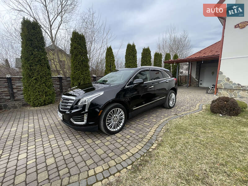 Внедорожник / Кроссовер Cadillac XT5 2016 в 