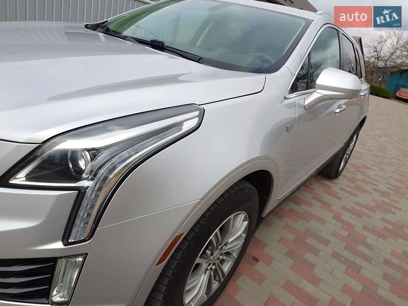 Внедорожник / Кроссовер Cadillac XT5 2017 в Луцке