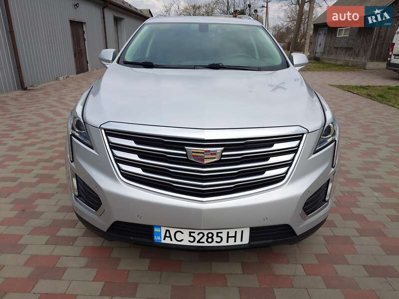 Внедорожник / Кроссовер Cadillac XT5 2017 в 