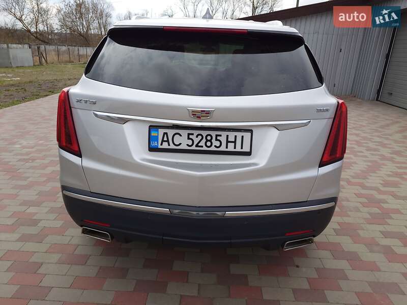 Внедорожник / Кроссовер Cadillac XT5 2017 в Луцке