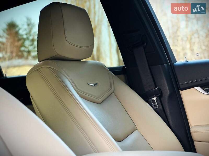 Внедорожник / Кроссовер Cadillac XT5 2017 в Киеве