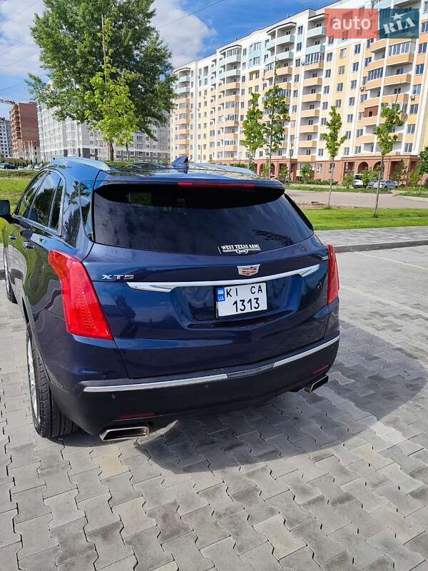 Внедорожник / Кроссовер Cadillac XT5 2018 в Киеве