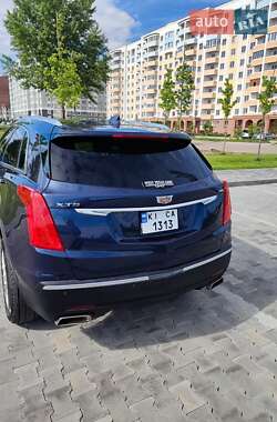 Внедорожник / Кроссовер Cadillac XT5 2018 в 
