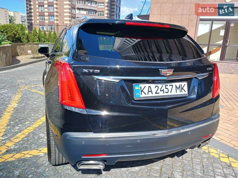Внедорожник / Кроссовер Cadillac XT5 2017 в Киеве