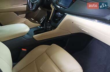 Внедорожник / Кроссовер Cadillac XT5 2018 в 