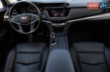 Внедорожник / Кроссовер Cadillac XT5 2019 в 