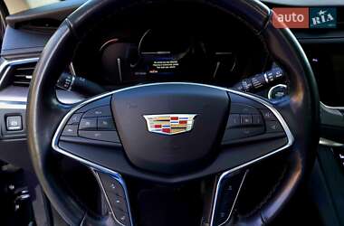 Внедорожник / Кроссовер Cadillac XT5 2019 в 