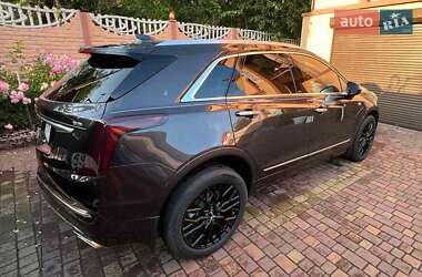 Внедорожник / Кроссовер Cadillac XT5 2018 в 