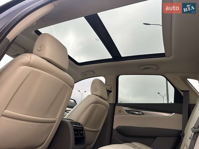 Позашляховик / Кросовер Cadillac XT5 2018 в Києві