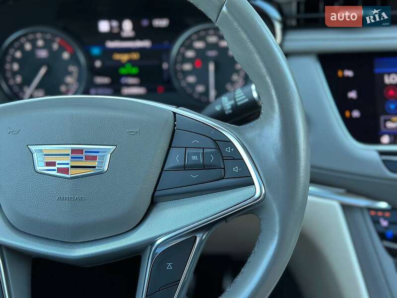 Позашляховик / Кросовер Cadillac XT5 2021 в Луцьку