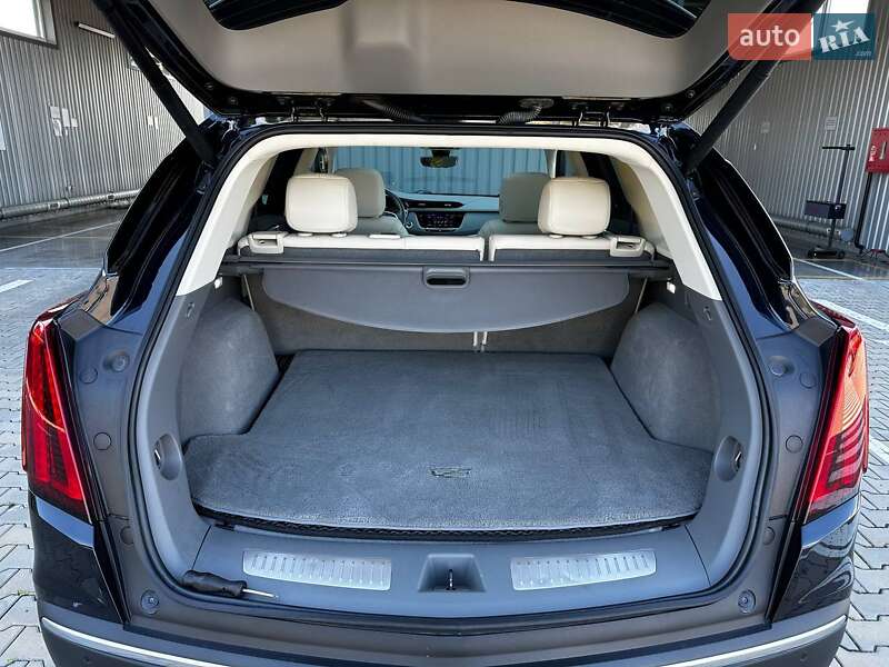 Позашляховик / Кросовер Cadillac XT5 2021 в Луцьку