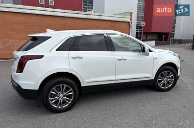 Внедорожник / Кроссовер Cadillac XT5 2021 в 