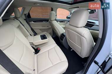 Внедорожник / Кроссовер Cadillac XT5 2021 в 