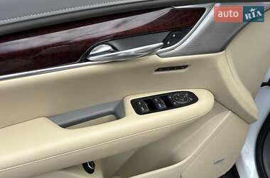 Внедорожник / Кроссовер Cadillac XT5 2021 в 