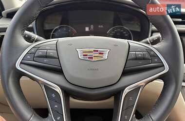 Внедорожник / Кроссовер Cadillac XT5 2021 в 