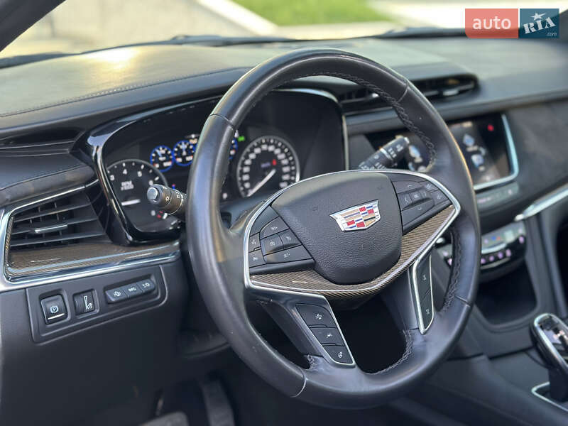 Позашляховик / Кросовер Cadillac XT5 2017 в Дніпрі