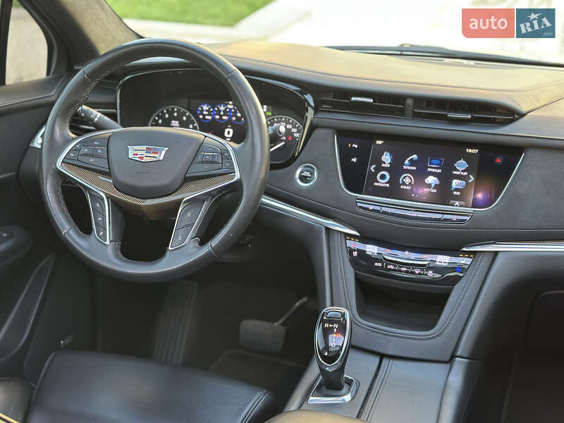Позашляховик / Кросовер Cadillac XT5 2017 в Дніпрі