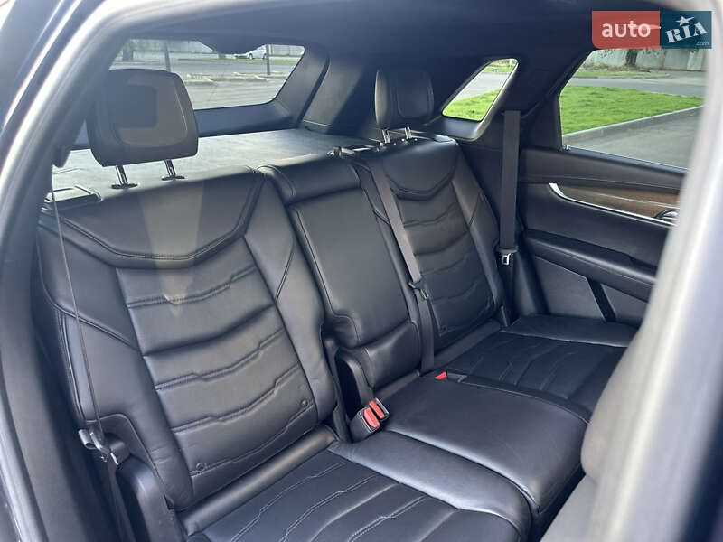 Позашляховик / Кросовер Cadillac XT5 2017 в Дніпрі
