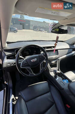 Внедорожник / Кроссовер Cadillac XT5 2019 в 