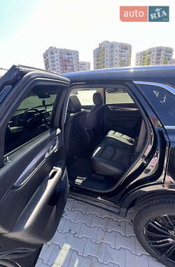 Внедорожник / Кроссовер Cadillac XT5 2019 в 
