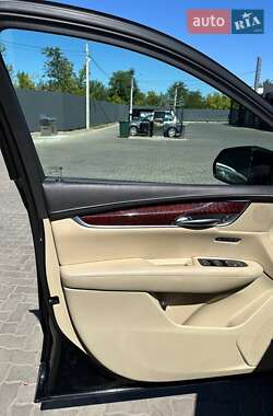 Внедорожник / Кроссовер Cadillac XT5 2017 в 