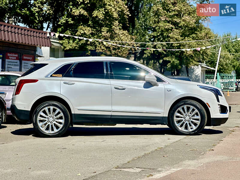 Внедорожник / Кроссовер Cadillac XT5 2017 в Киеве