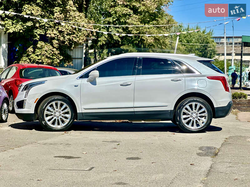 Внедорожник / Кроссовер Cadillac XT5 2017 в Киеве