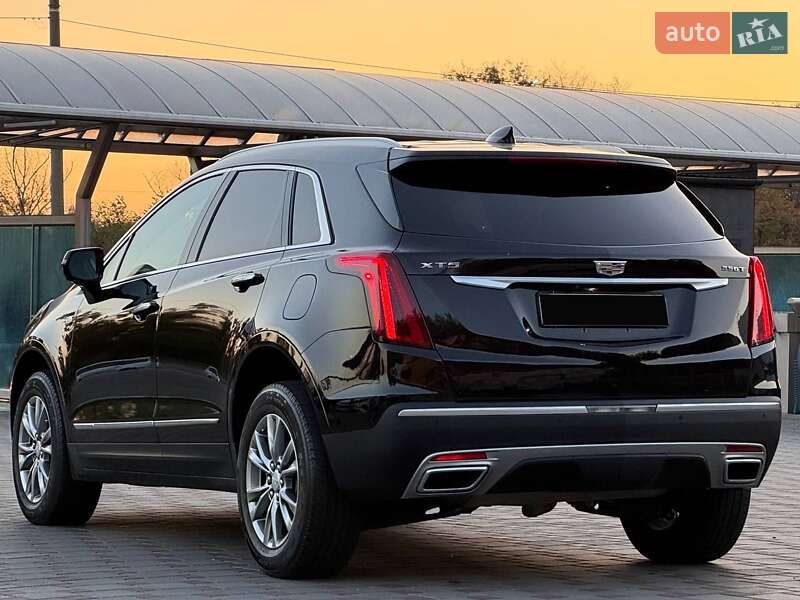 Внедорожник / Кроссовер Cadillac XT5 2021 в Запорожье