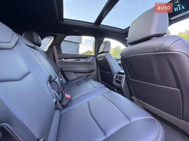 Внедорожник / Кроссовер Cadillac XT5 2021 в Запорожье