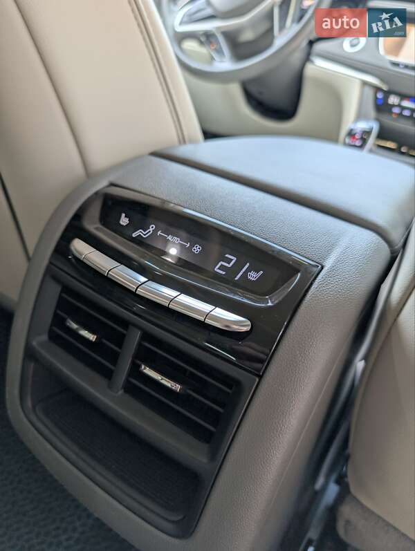 Внедорожник / Кроссовер Cadillac XT5 2021 в Луцке